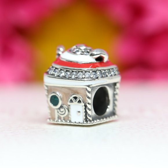 Pandora Festive Gingerbread House Charm 792363C01 - Picture 5 of 5